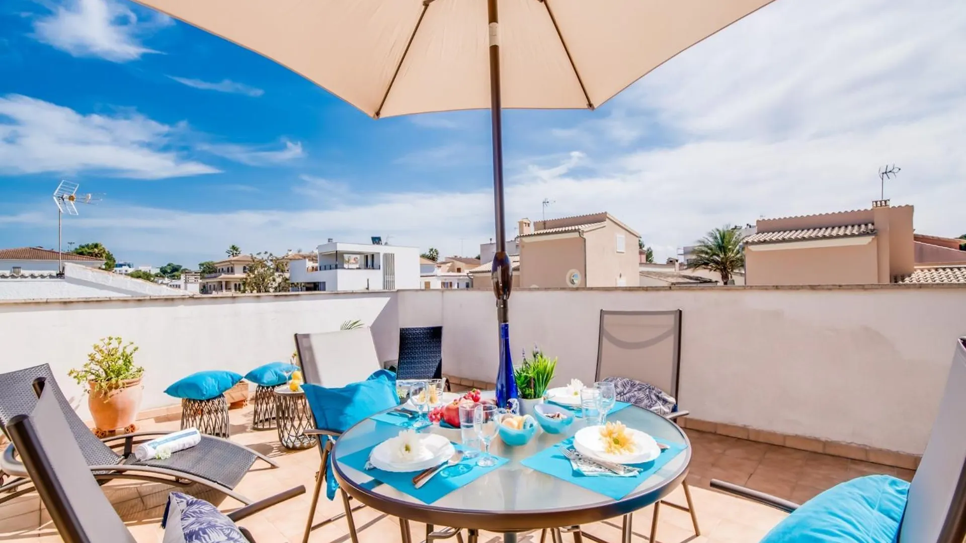 Charming Holiday Home With Terrace Can Picafort  Spanje